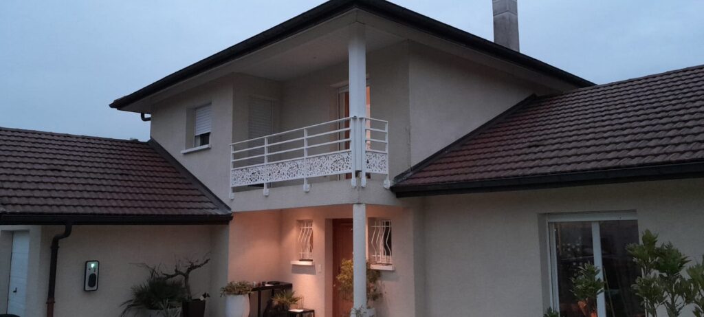 Remplacement d’un garde-corps bois par un garde-corps aluminium Kostum – Valserhône (01)